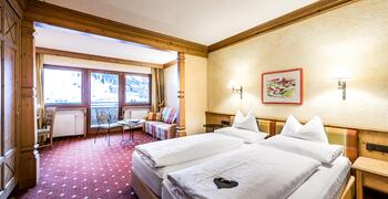 traditionelles Tiroler Hotelzimmer