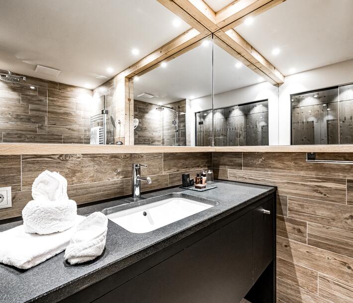 bathroom hotel Edelweiss