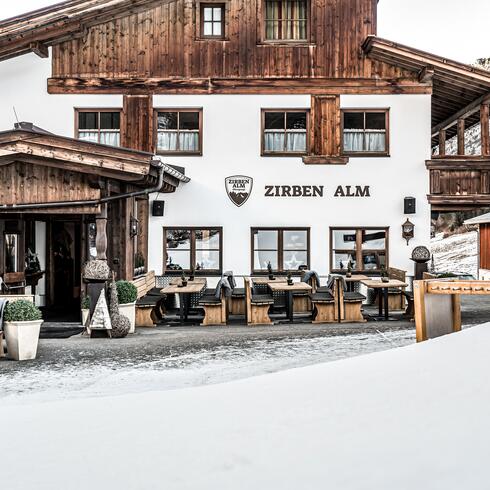 zirbenalm bergrestaurant mit sonnenterrasse | © Alexander Maria Lohmann